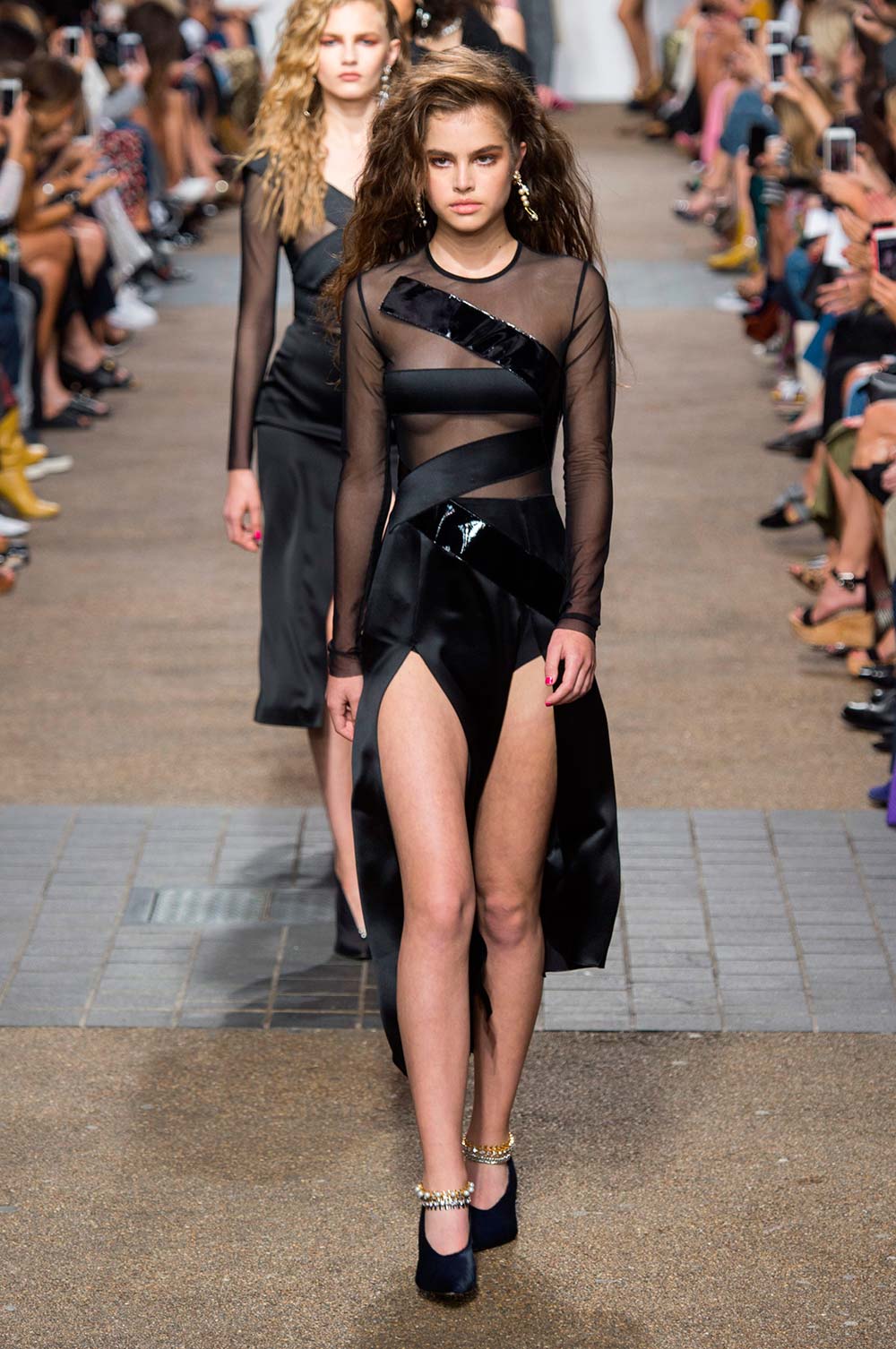 Topshop-Unique-Spring-summer-2017-LFW-38
