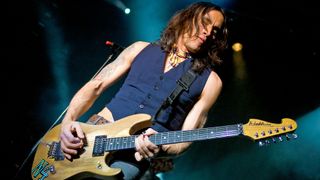 EXTREME and Nuno BETTENCOURT, Nuno Bettencourt performing on stage