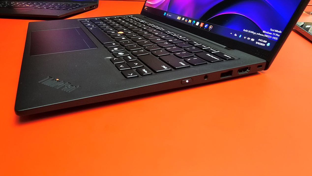 Lenovo ThinkPad X1 Carbon Aura