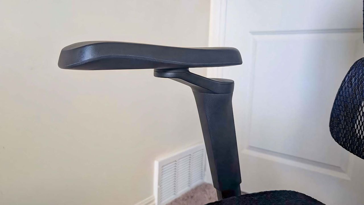 Close up of 5D armrest while it's pointed forward in a normal position.
