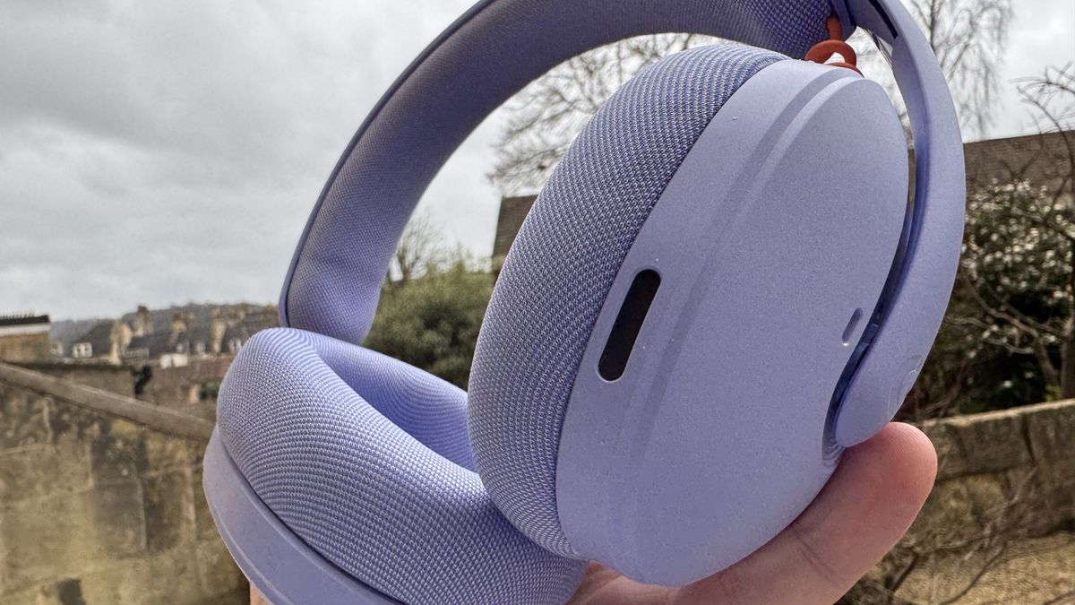 Logitech G325 Gaming headset (in purple)