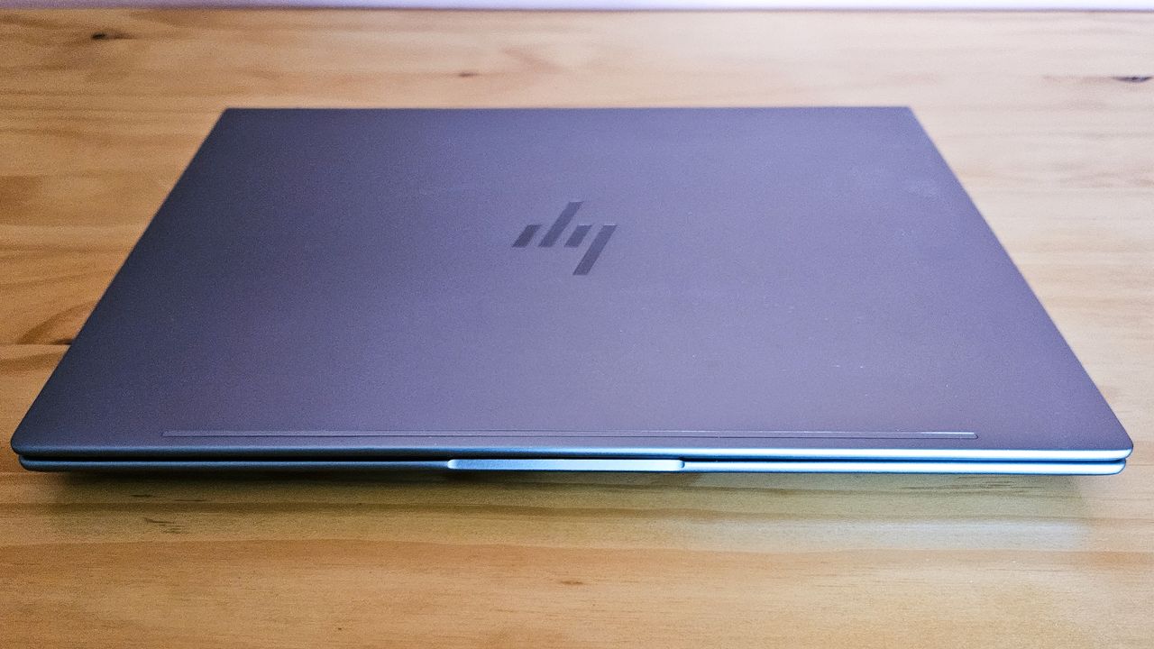 LS-HP ZBook Power G11: laptop closed