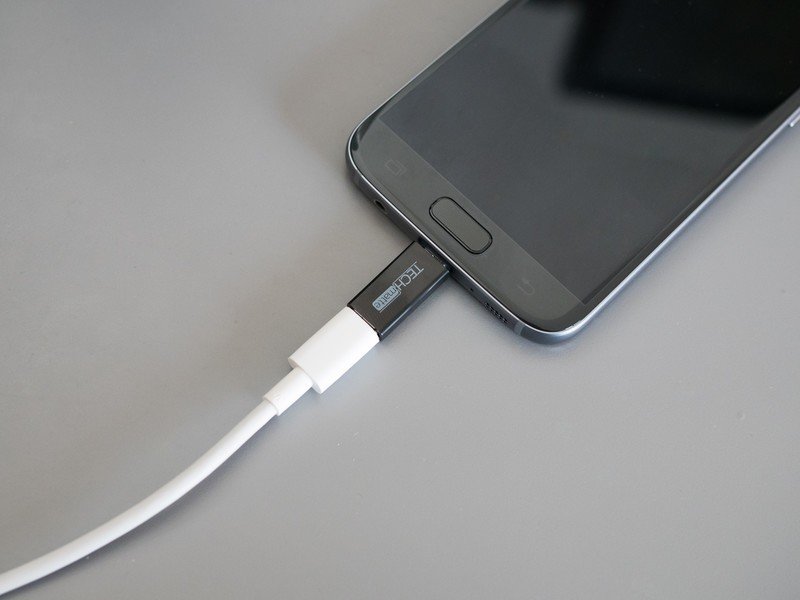 USB-C to Micro-USB adapter