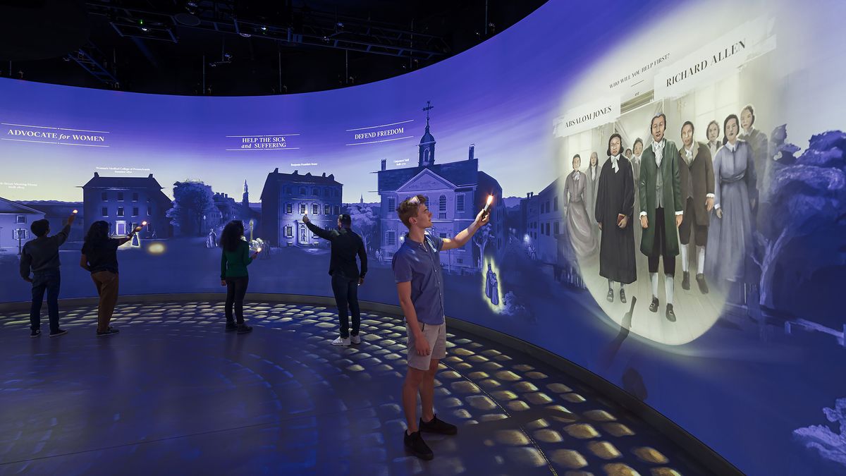 Images from U.S. history are brought to life on digital displays with Scalable Display Technologies. 