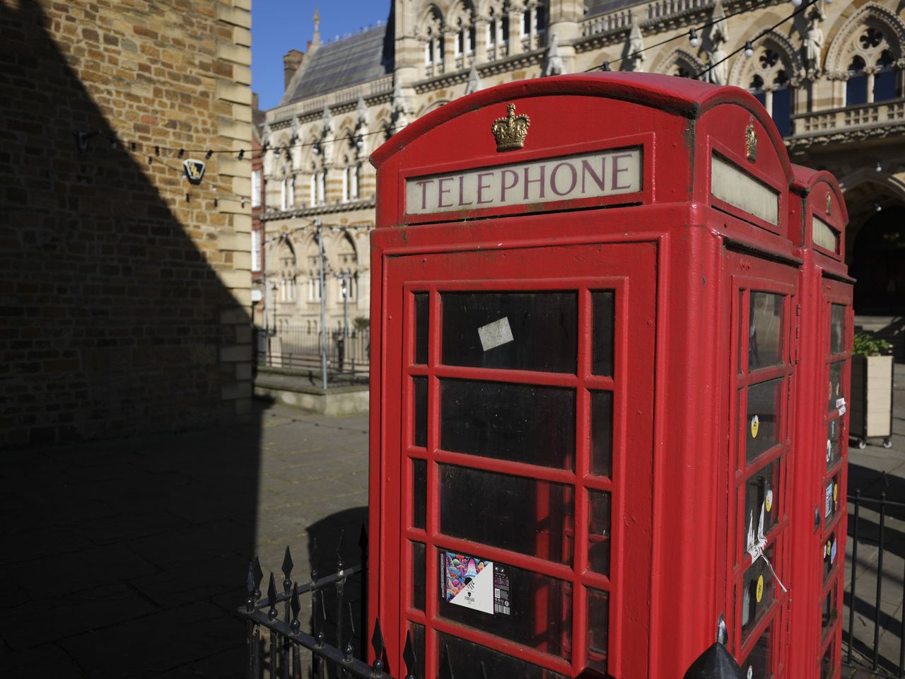 Fujifilm GFX100 RF sample images &ndash; red telephone box
