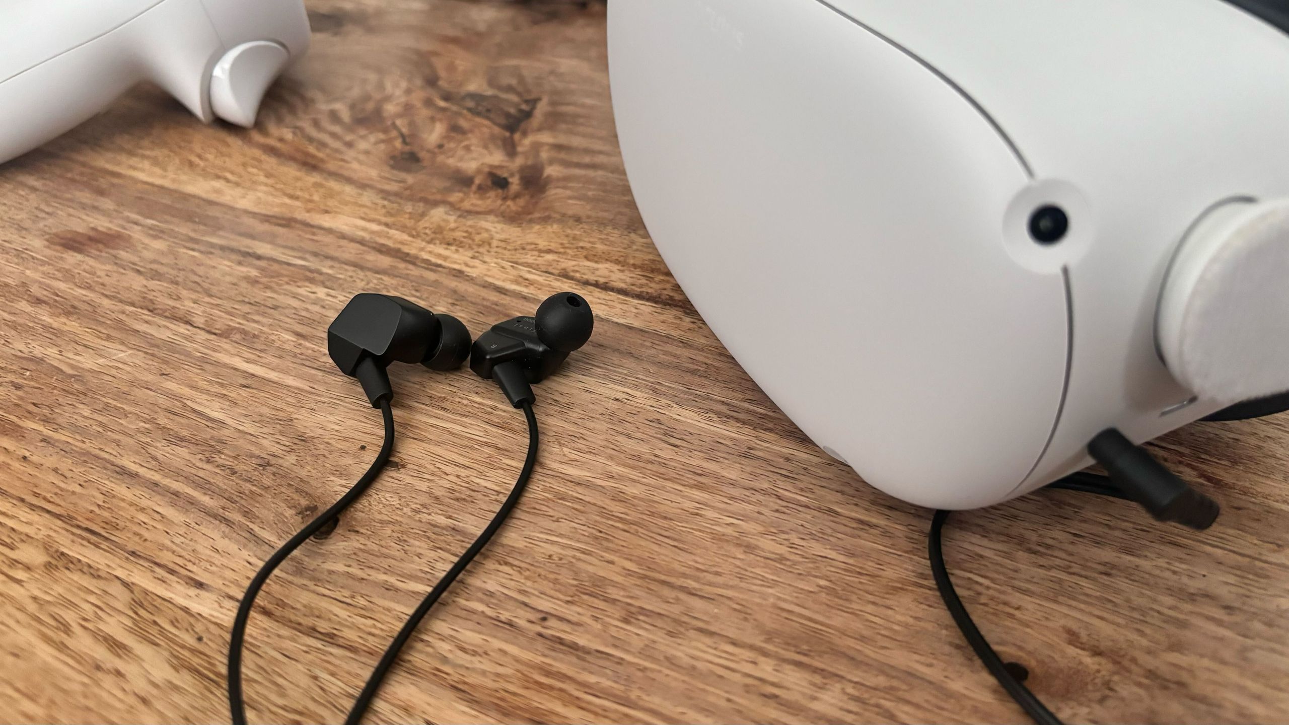 Final VR3000 review: immersive earbuds that are great for gaming