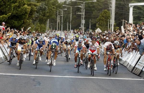 Hector Aguilar (Funvic - Pindamonhangaba) sprinted to victory in the final stage.