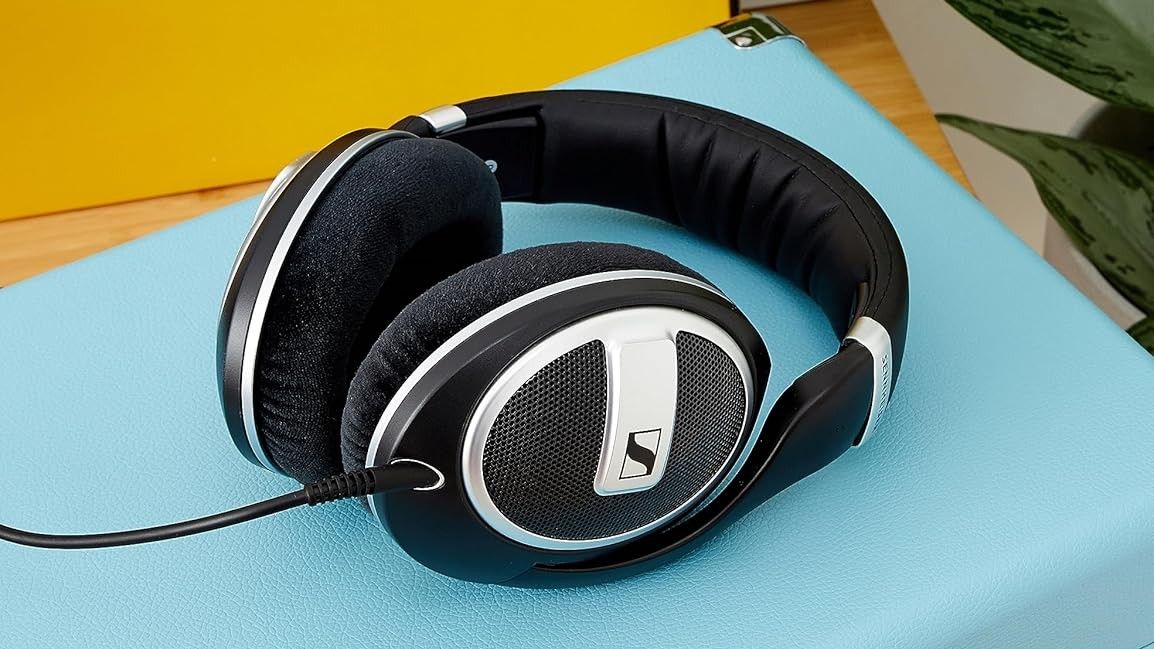 أفضل صفقة في Prime Day لعشاق السماعات: Sennheiser HD 599 بأقل من 100 دولار