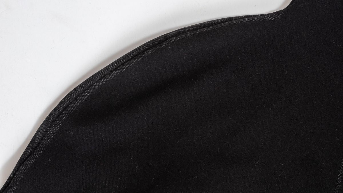 Assos GTO LS DermaSensor Winter Base Layer sharp shoulder curve