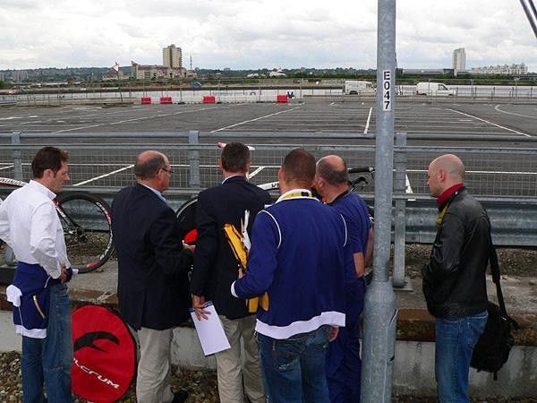 UCI officials carefully scrutinize Boonen's new machine&hellip;