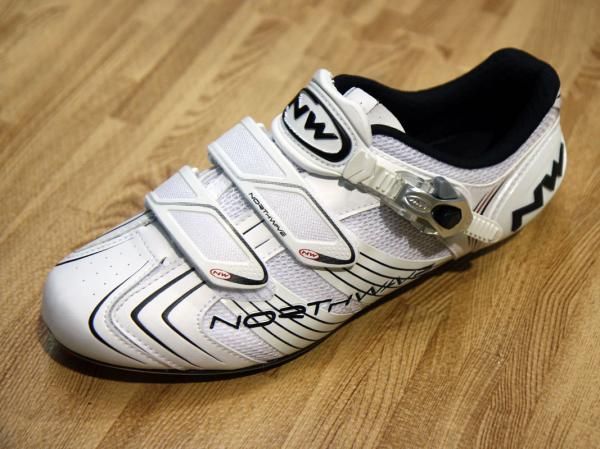 Northwave's new Evolution SBS road shoe features an EVA-padded main strap and extra-flexible forefoot straps, a three-layer carbon plate with a temperature-regulating wood insole, and the company's new Omega heel cup.