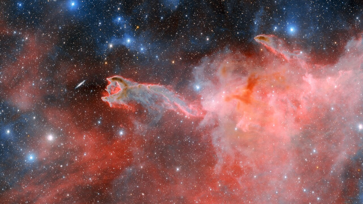 تصویر دوربین انرژی تاریک جدید، ابر میان ستاره‌ای Hand of God به ستاره‌ها می‌رسد (ویدئو)