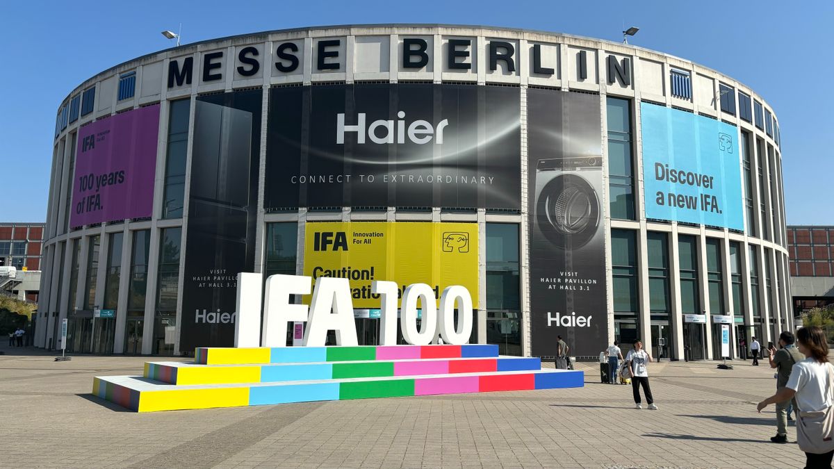 Shot of Messe Berlin hall with IFA 100 sign outside