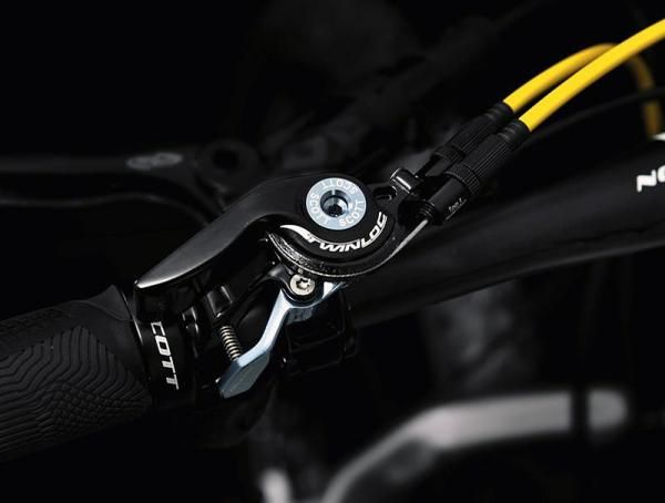 The TwinLoc pulls two cables at once offering control over the front and rear dampers at the same time
