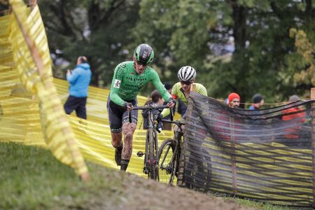 Gage Hecht leads Kerry Werner on the run