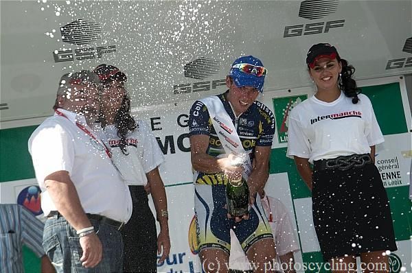 Leukemans pops the champagne.