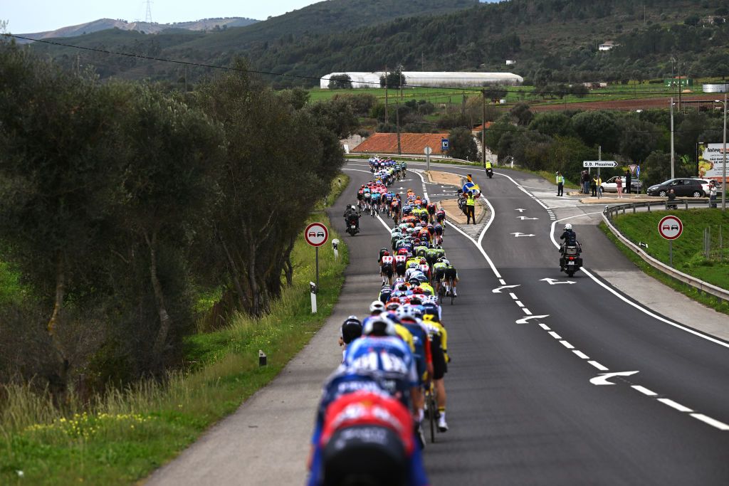LAGOS PORTUGAL FEBRUARY 14 A general view of the peloton competing during the 50th Volta ao Algarve em Bicicleta 2024 Stage 1 a 2008km stage from Portimao to Lagos on February 14 2024 in Lagos Portugal Photo by Dario BelingheriGetty Images