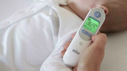  Braun Thermoscan 7 IRT6520 Digital Thermometer in baby's ear