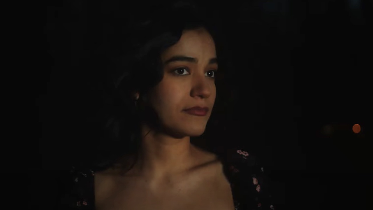 Emilia Suárez In The Dark In Music Video para el tiempo