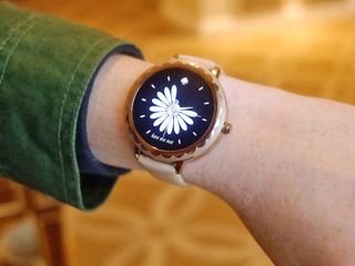 Kate Spade Makes Android Smartwatches Stylish