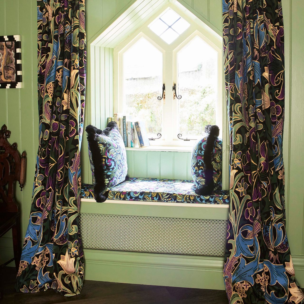 Go back in time with the dark Victorian decor trend | Ideal Home