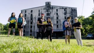 Emily Bushnell, Molly Sinert, Luis Colon, Michelle Burgos, Derek Xiao and Claire Rehfuss on The Amazing Race