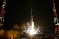 A Russian Soyuz 2.1v rocket launches a classified military satellite into orbit from the Plesetsk Cosmodrome in northern Russian on Nov. 25, 2019. The satellite can apparently track other satellites in orbit. 