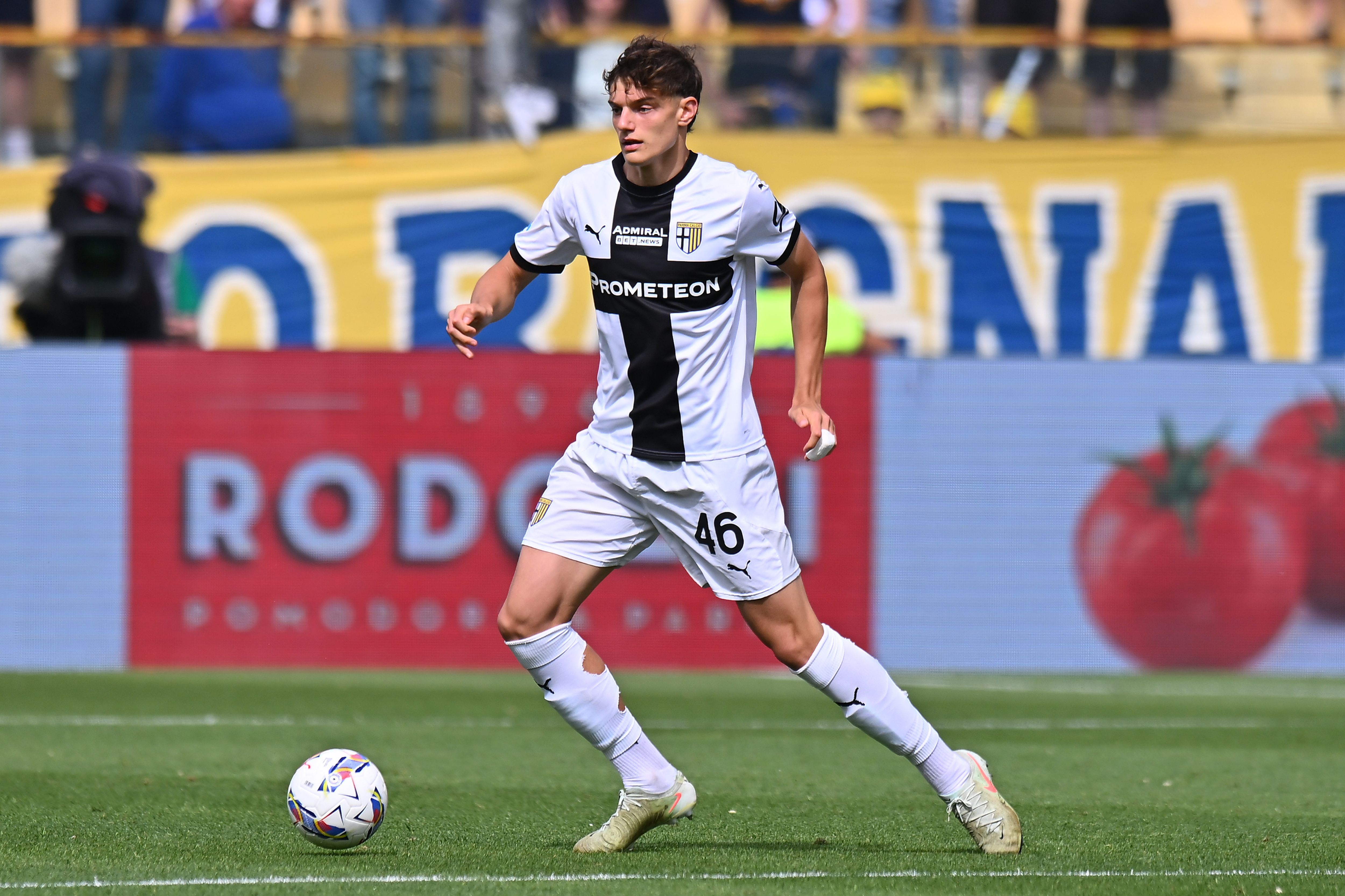 Liverpool are keeping tabs on Parma man Giovanni Leoni