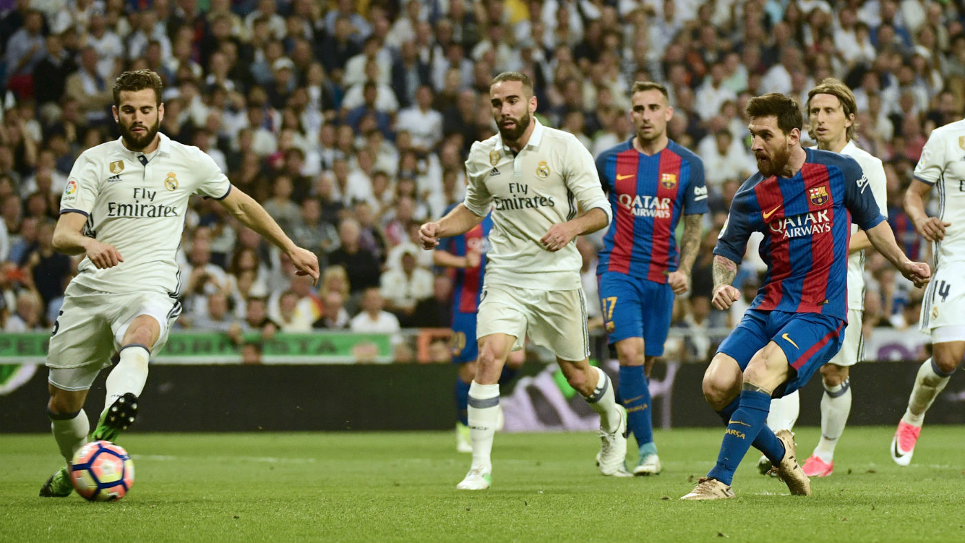 PHOTOS: Cristiano Ronaldo and Lionel Messi Battled in El Clasico, This  Weekend's Biggest Sporting Event