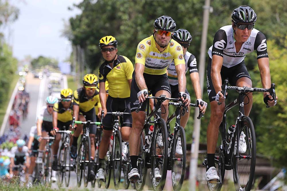 Reinardt Janse van Rensburg was protected by his Dimension Data teammates