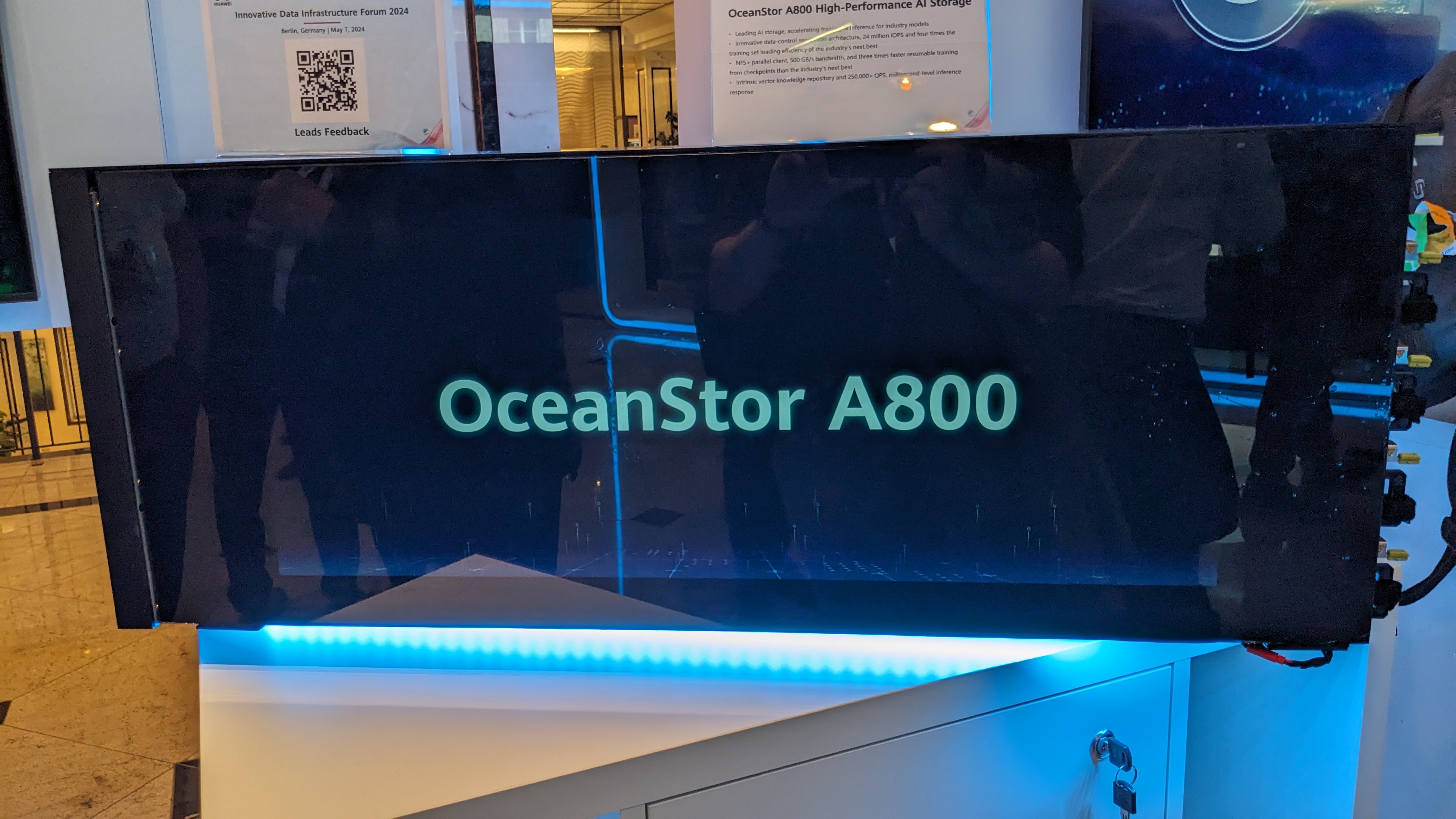 El NAS OceanStor A800 de Huawei se exhibe en IDI