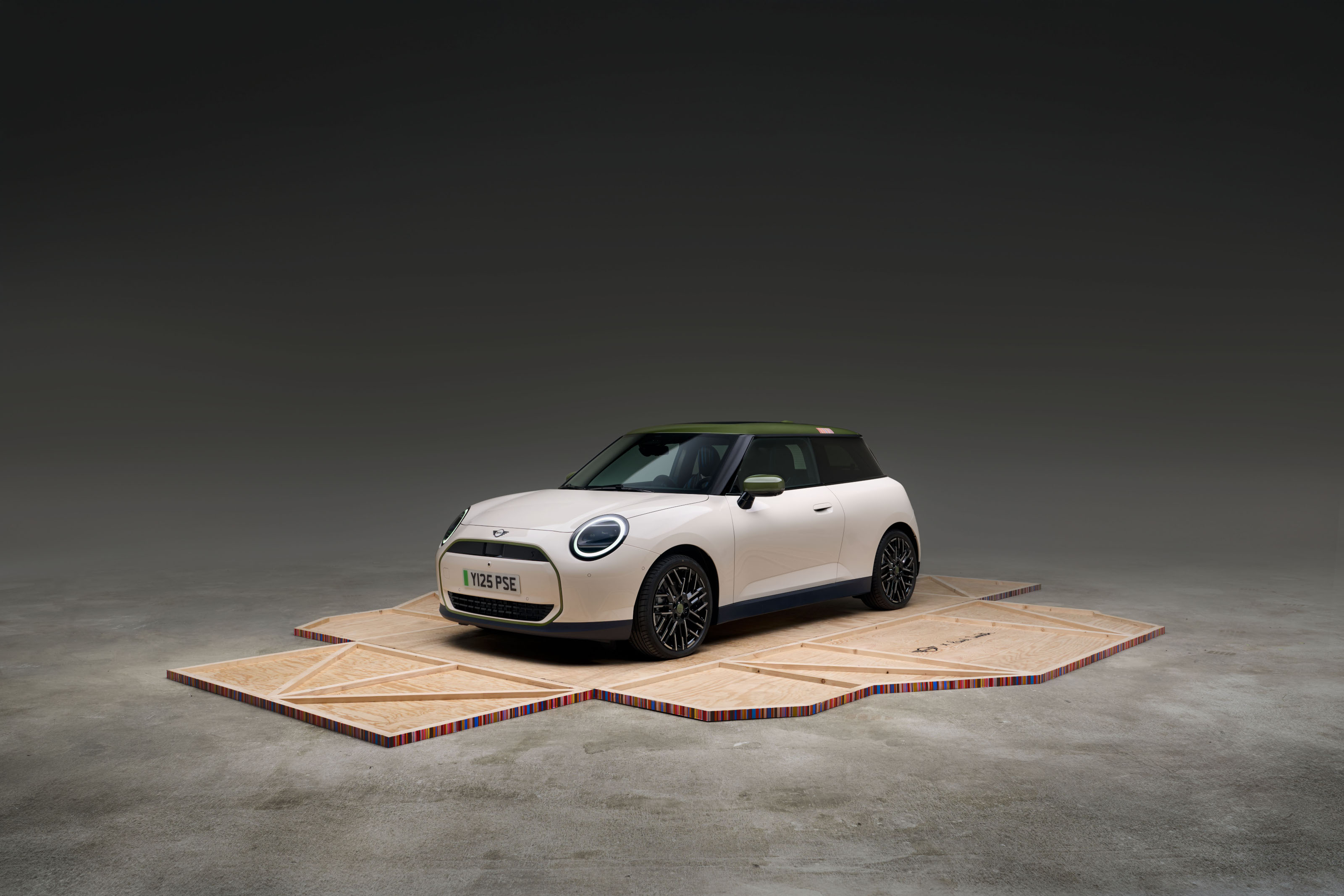 Mini Paul Smith Edition in Inspired White