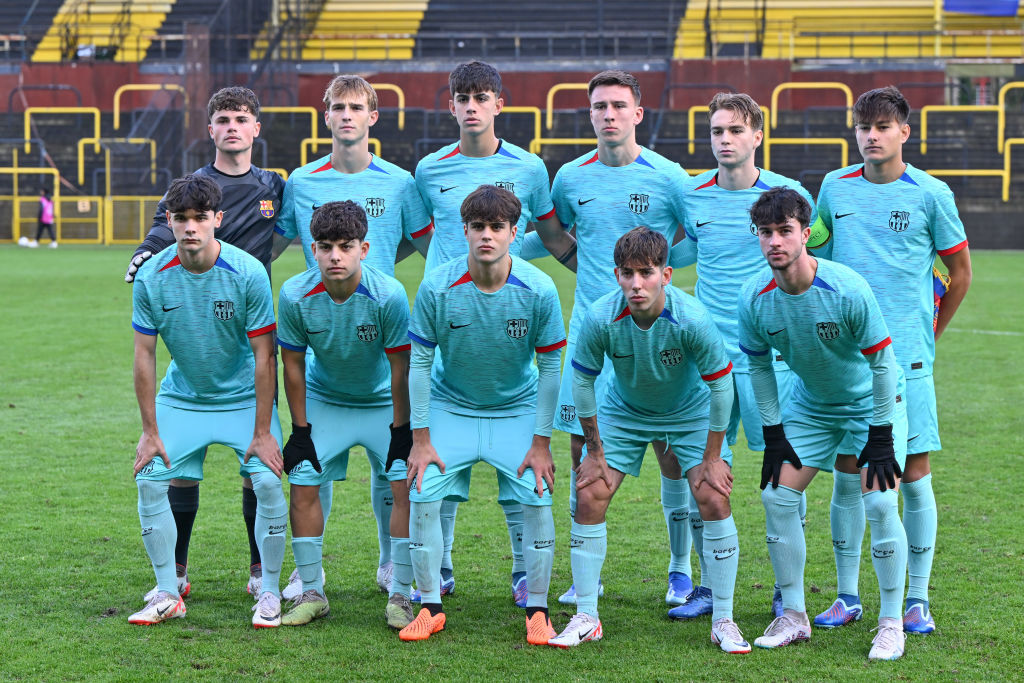 Arsenal target ANTWERPEN, BELGIUM - DECEMBER 13: players of Barcelona with goalkeeper Aaron Alonso (1) of Barcelona, Joan Anaya (2) of Barcelona , Eman Kospo (3) of Barcelona, Hector Rangel (4) of Barcelona, Xavi Espart (5) of Barcelona, Marc Bernal (6) of Barcelona, Dani Rodriguez (7) of Barcelona, Brian Farinas (8) of Barcelona, Hugo Alba (9) of Barcelona, Cristobal Munoz (10) of Barcelona and Arnau Pradas (11) of Barcelona pose for a team photo during the Uefa Youth League matchday 6 game in group H in the 2023-2024 season between the youth teams Under-19 of Royal Antwerp FC and FC Barcelona on December 13 , 2023 in Lier, Belgium. (Photo by Isosport/MB Media/Getty Images)