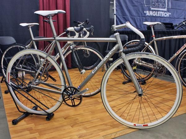 One of the highlights of the Dean booth was this ultra-clean track bike.