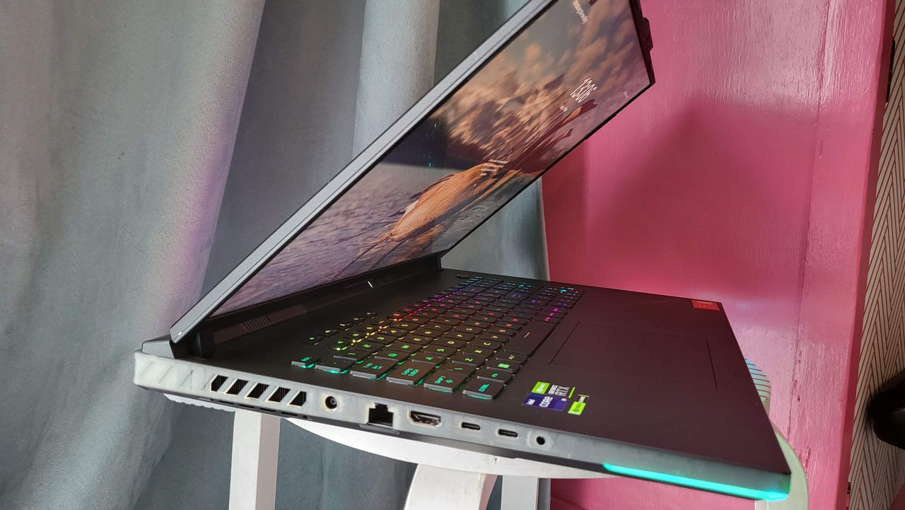 Asus ROG Strix Scar 18 (2023) on a stool