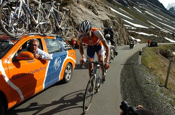 Robert Gesink (Rabobank) gets some advice from the team car.