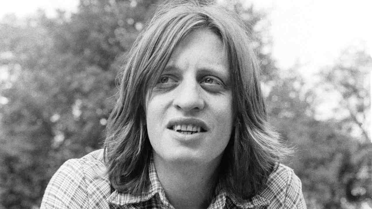 Jess Roden posing for a photograph in the 1970s