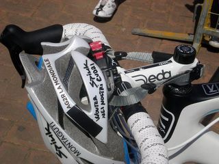 Matteo Montaguti (AG2R La Mondiale) pays tribute to Wouter Weylandt with a message on his helmet: Wouter nei nostri cuori.