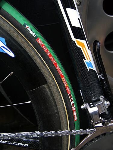 Tires measured 27mm wide in the rear but some riders (including Magnus Backstedt) went with a slightly narrower 24mm front.