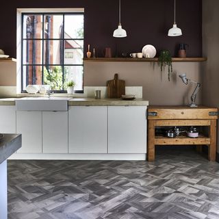 Grey patterned laminate flooring in Milkshake pattern