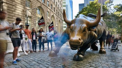 Photo of Wall Street bull sculpture