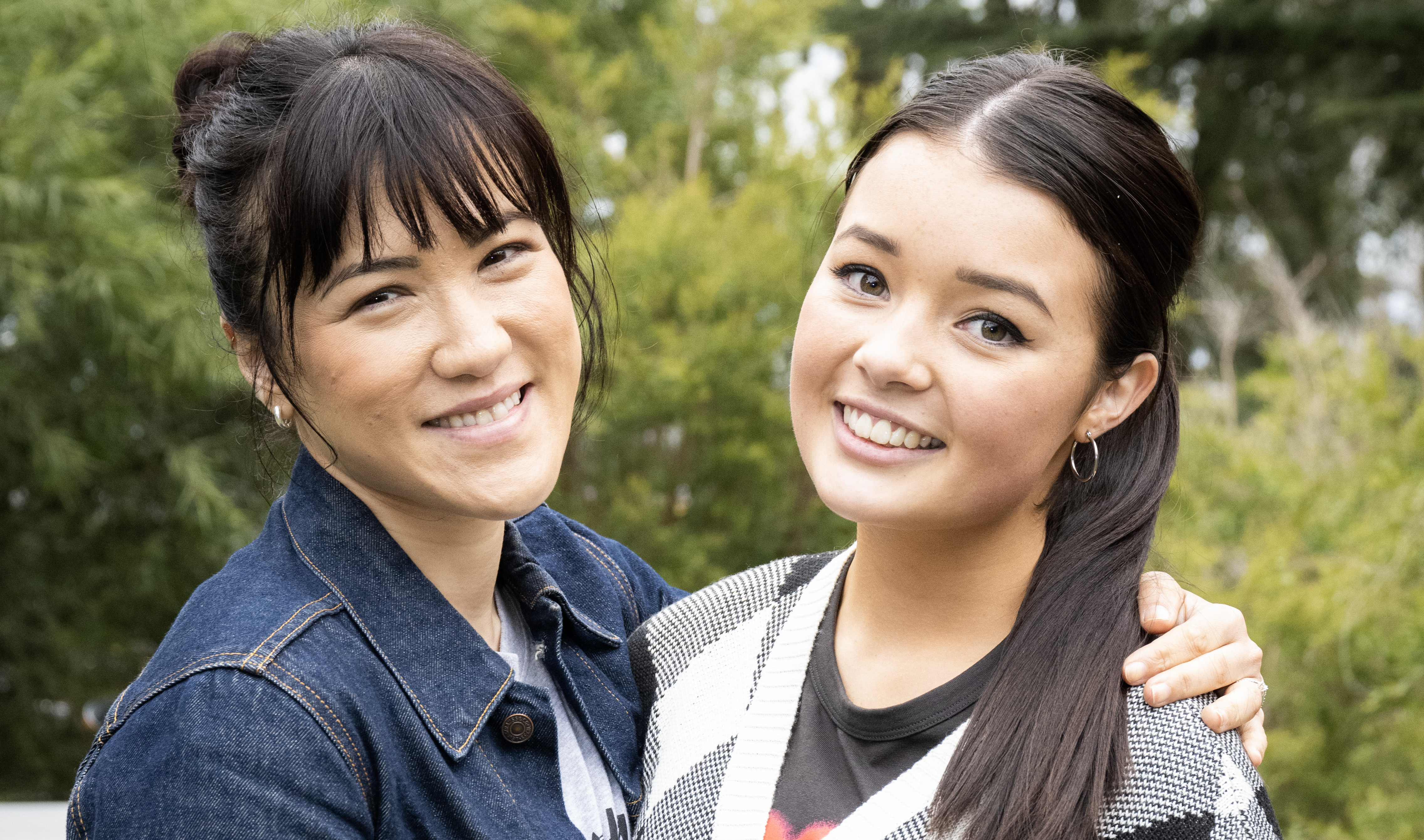 Wendy and Sadie in Neighbours