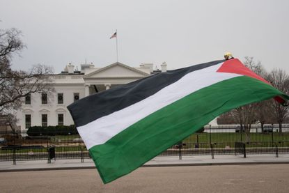 Palestinian flag in front of White House.