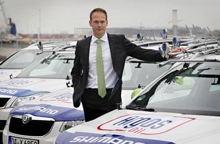 Iwan Spekenbrink with the new Argos Shimano team cars