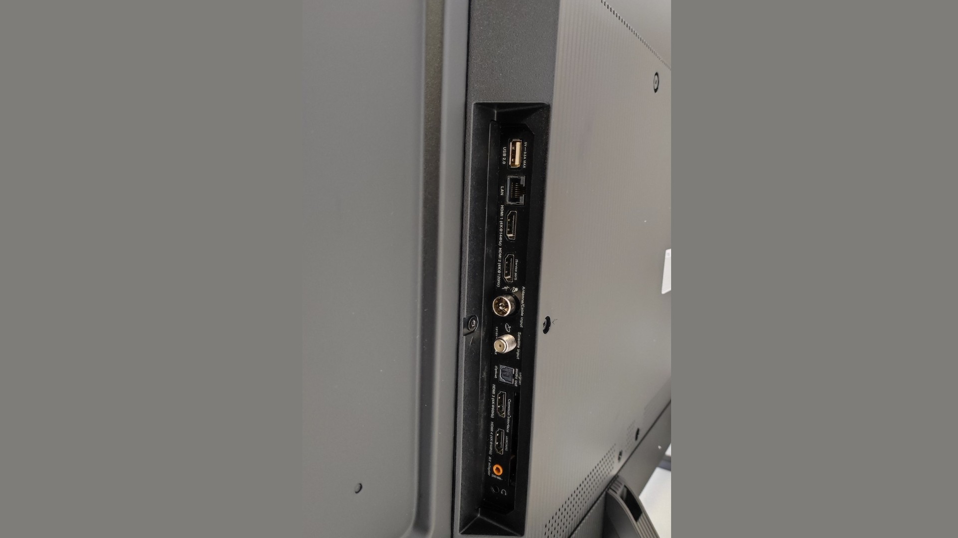 TCL C73