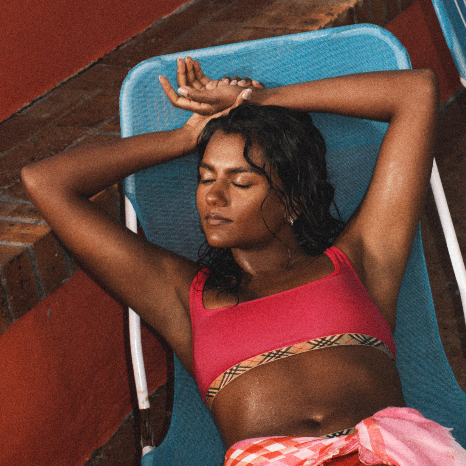 BURBERRY AND HUNZA G COLLABORATE ON A NEW SWIMWEAR CAPSULE