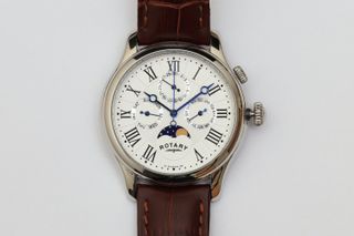 Most ‘standard’ zoom lenses can deliver a maximum magnification factor of about 0.3x. Here’s what that looks like on a full-frame camera body