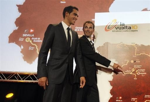 Alejandro Valverde, right, informs Alberto Contador where he will go on the attack during the 2010 Vuelta a Espa&ntilde;a.