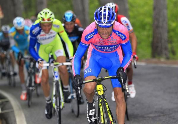 Michele Scarponi ups the pace