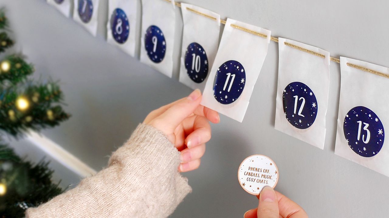 Clara and Macy Personalised A Date A Day Couples Advent Calendar